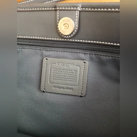 Large Shoulder Bag - Picture 4 of 4